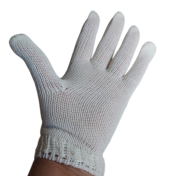 Vintage Cream Ivory Knit Stretch intricate knit pattern gloves - Picture 2 of 9